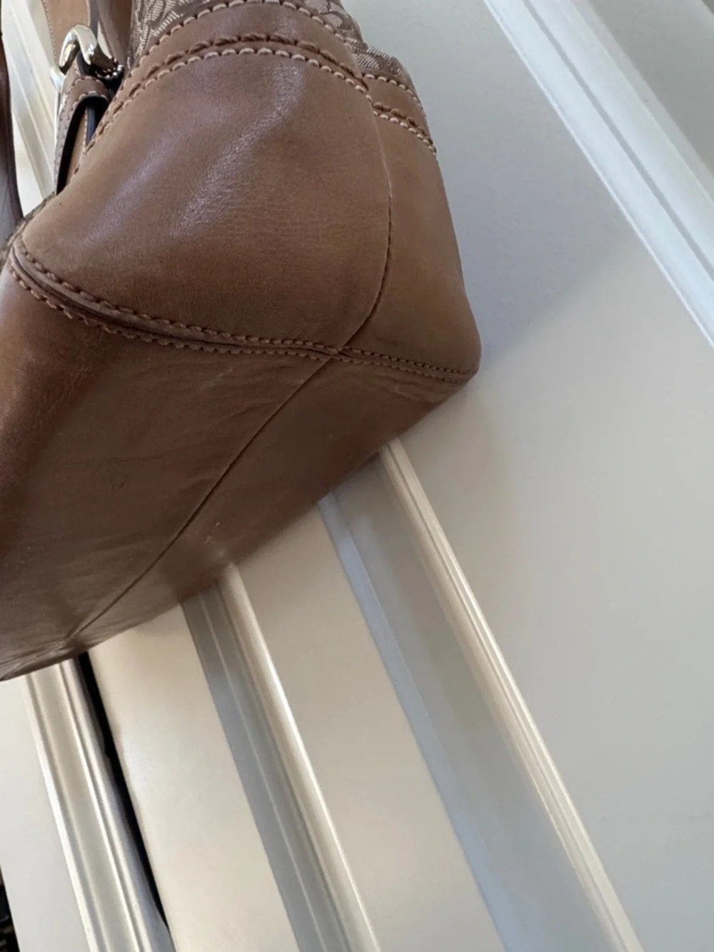 Coach Vintage Brown Signature Canvas Shoulder Bag with Tan Trim - Picture 4 of 16